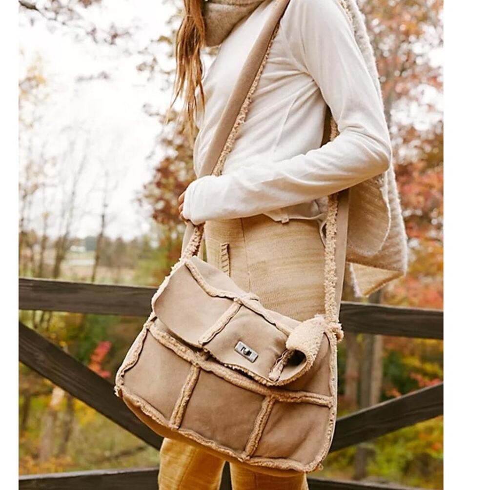 Free People Spokane Suede Messenger Bag shearling sherpa EUC cream beige boho